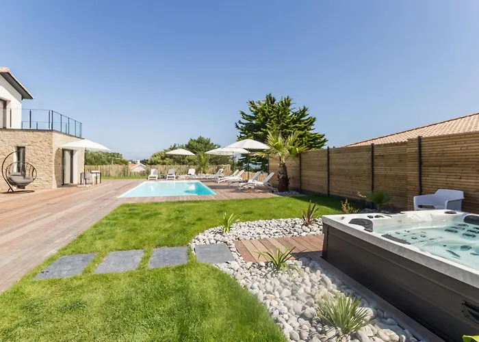 Casa de Férias Avec Piscine Chauffee, Spa, Proche Et Commerces, Jardin Privatif Et - Fr-1-306-1207 Préfailles