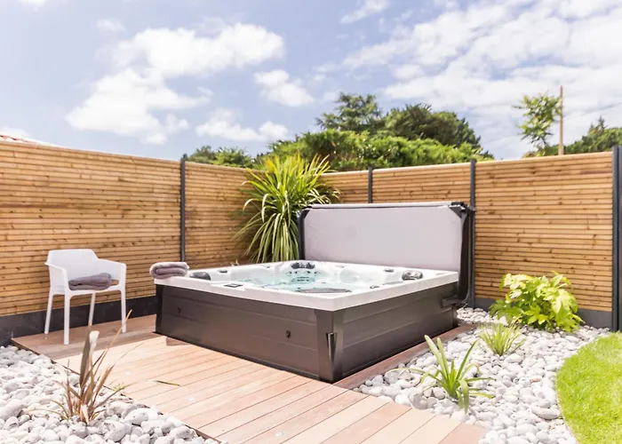 Avec Piscine Chauffee, Spa, Proche Et Commerces, Jardin Privatif Et - Fr-1-306-1207 Casa de Férias Préfailles