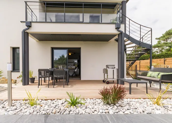 Avec Piscine Chauffee, Spa, Proche Et Commerces, Jardin Privatif Et - Fr-1-306-1207